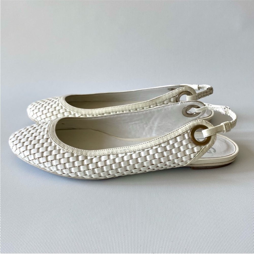 Authentic vintage Dolce & Gabbana woven patent leather sling-back flats. 🤍